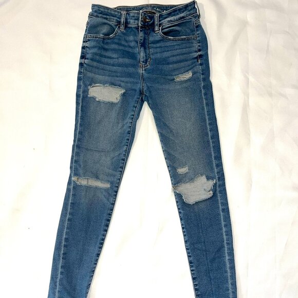 American Eagle Hi-Rise Next Level Stretch Distressed Jeggings Size 6 Short - Picture 1 of 4